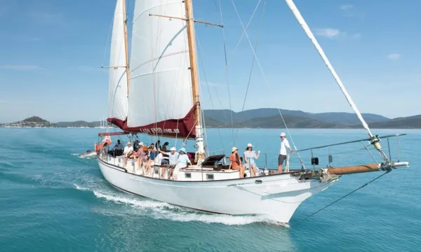 Whitehaven Beach Sail & Snorkel, Full Day – Airlie Beach