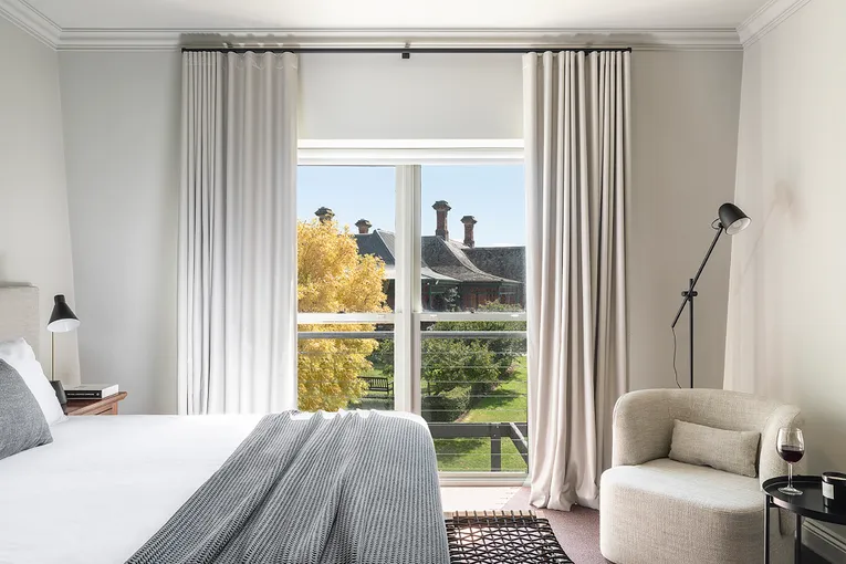 Macedon Ranges Winery Stay with Breakfast - For 2 | Experience Oz