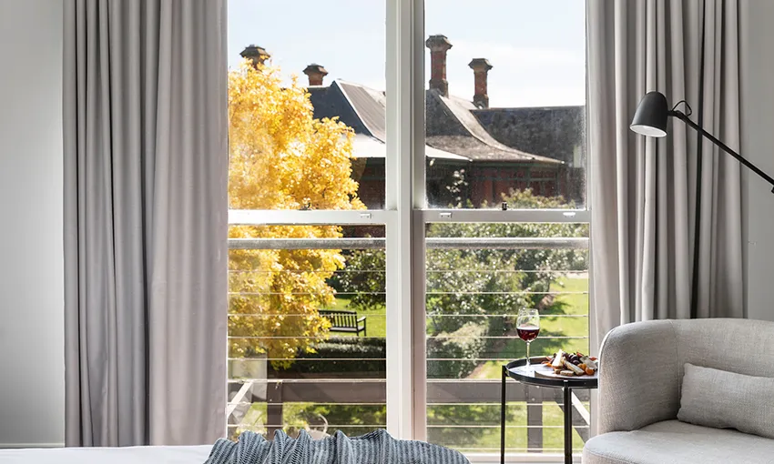 Macedon Ranges Winery Stay with Tasting - For 2 | Experience Oz