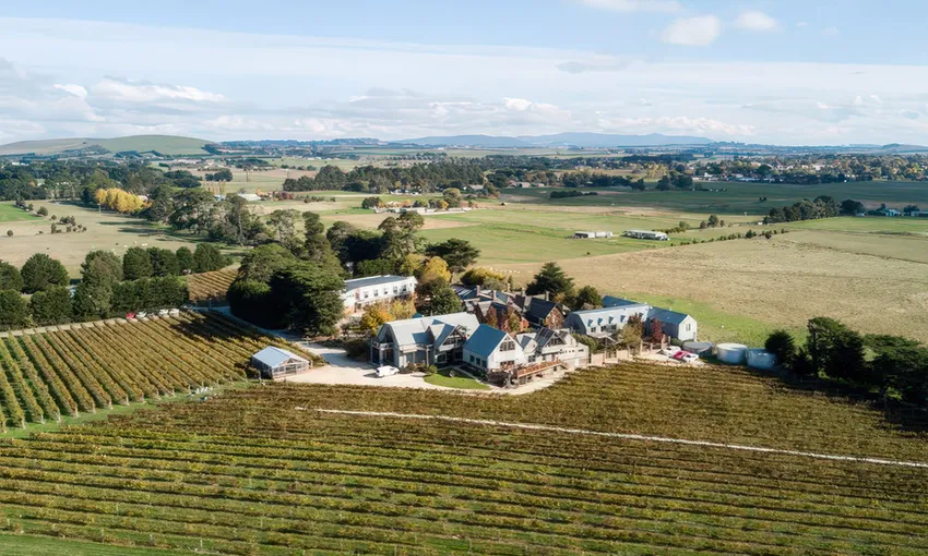 Macedon Ranges Winery Stay with Tasting - For 2 | Experience Oz