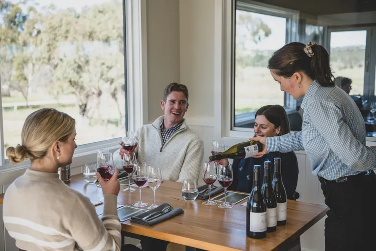 Vineyard Tour & 5 Course Lunch with Wine | Experience Oz