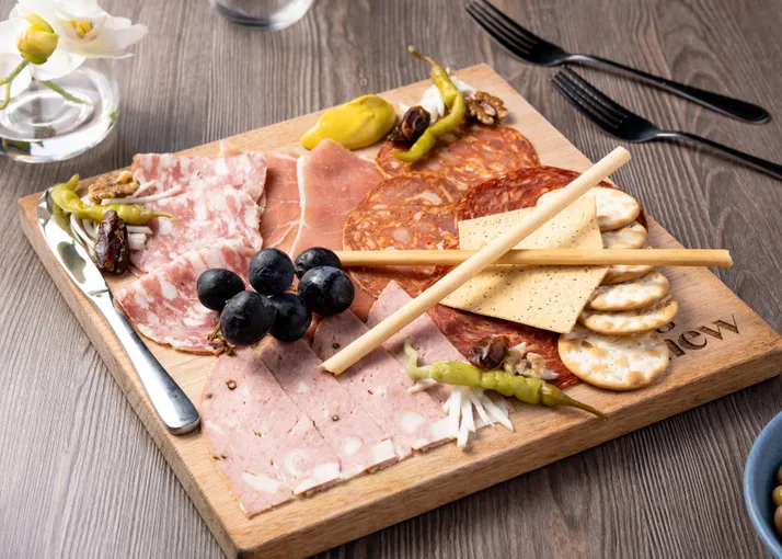 Distillery Tour, Gin Flight & Charcuterie - For 2 | Experience Oz