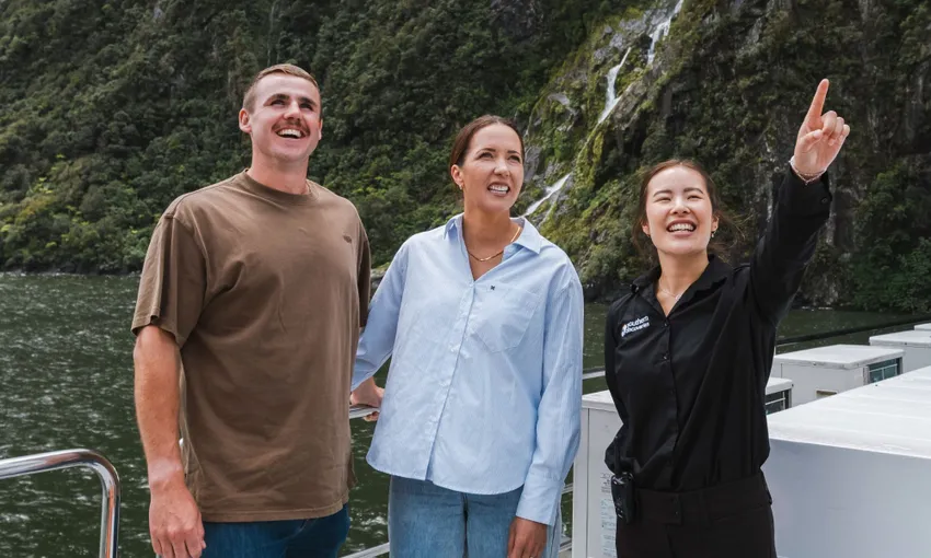Milford Sound Cruise from Queenstown | Everything New Zealand