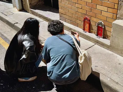 Brisbane Tiny Doors Walking Tour - 2.5 Hours
