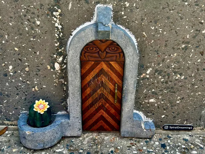 Brisbane Tiny Doors Walking Tour - 2.5 Hours | Experience Oz