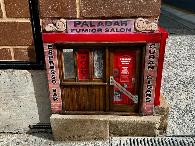 Brisbane Tiny Doors Walking Tour - 2.5 Hours | Experience Oz