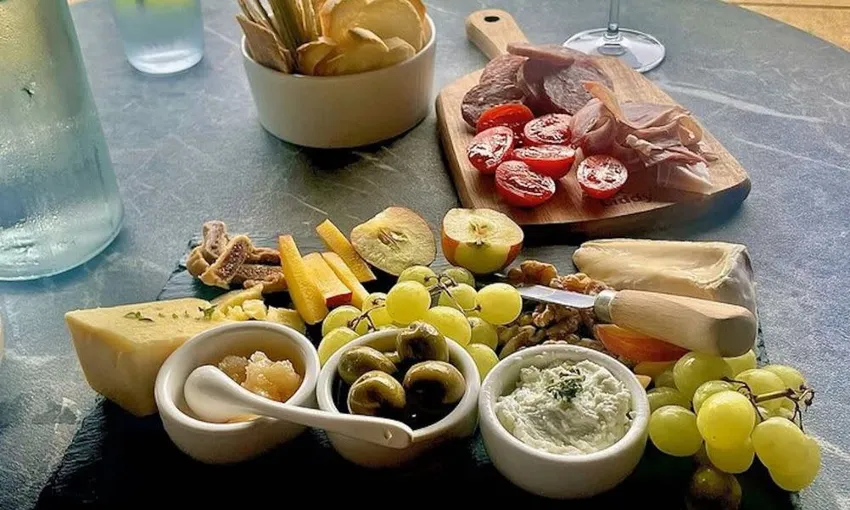 Wine, Chocolate & Charcuterie Tasting - 1 Hour | Experience Oz