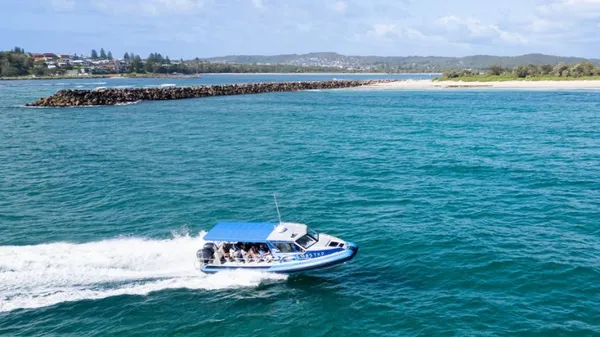 Wildlife & Sea Cave Boat Tour, 75 Minutes – Lake Macquarie