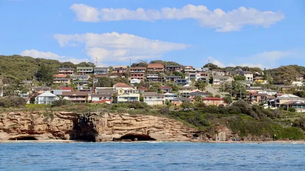 Wildlife & Sea Cave Boat Tour, 75 Minutes – Lake Macquarie
