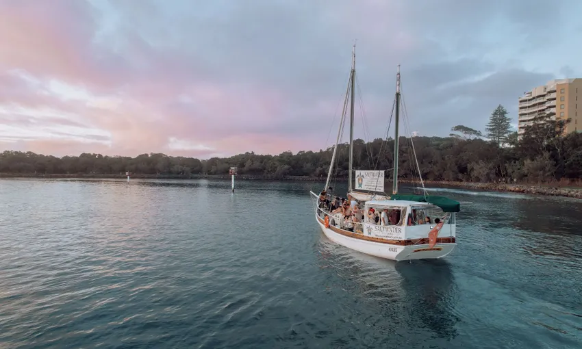 Sunset Cruise with Live Music, 2 Hours - Mooloolaba