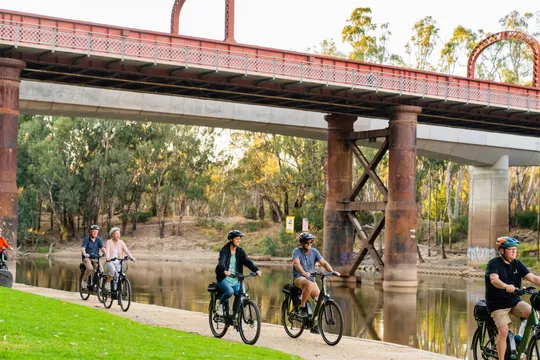 Echuca Moama E-Bike and Wine Tour - 3 Hours
