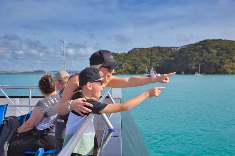 Hole in the Rock Cruise, 4.5 Hours – Bay of Islands