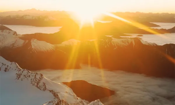 Sunrise Mt Aspiring and Glaciers Scenic Flight