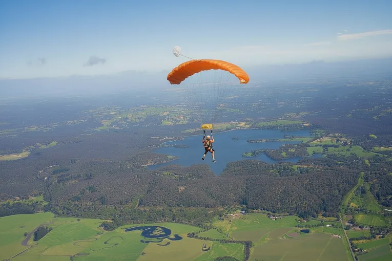 Tandem Skydive over the Yarra Valley - 15,000ft | Experience Oz