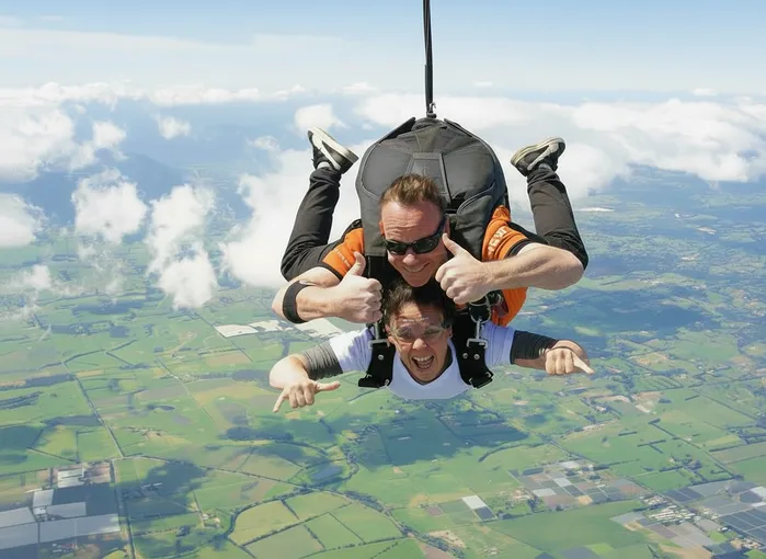 Tandem Skydive over the Yarra Valley - 15,000ft | Experience Oz