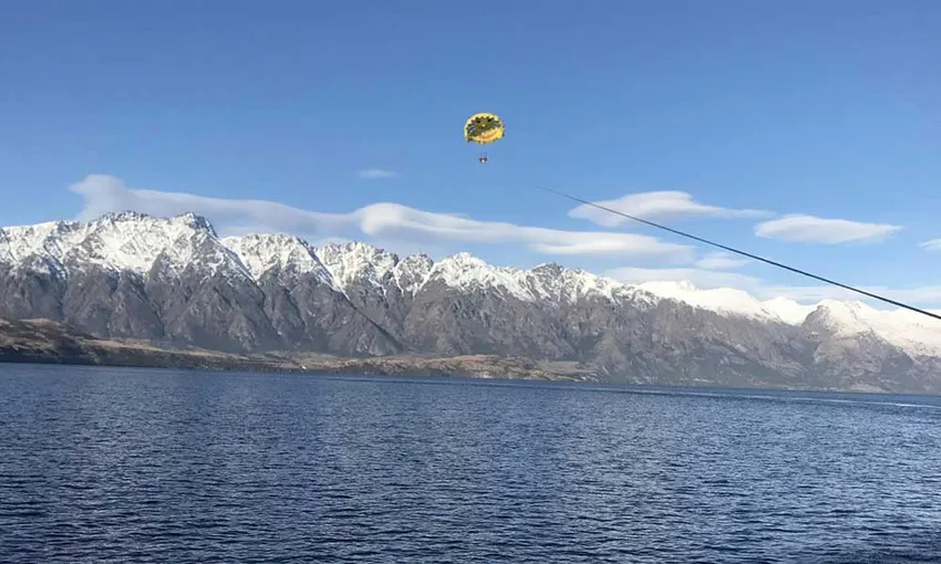 Queenstown Paraflight - Solo, Tandem and Triple | Experience Oz