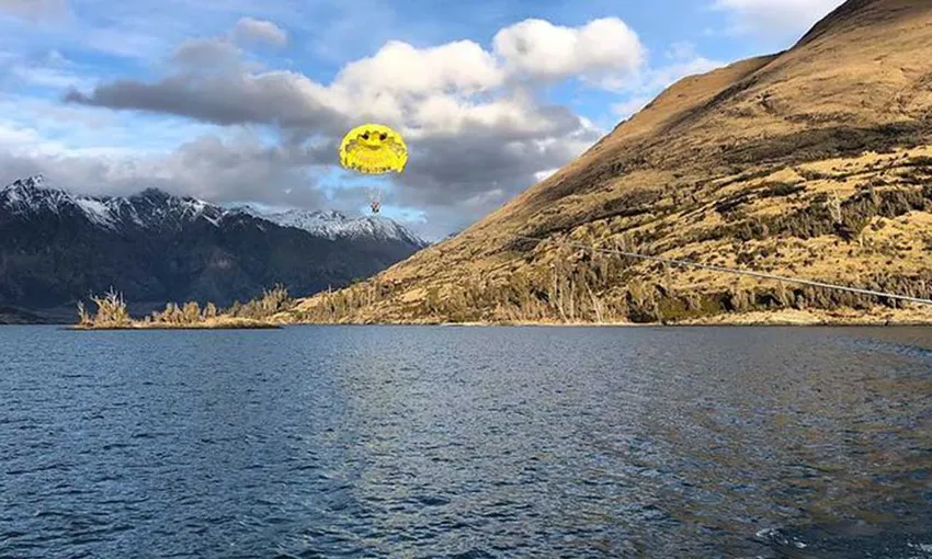Queenstown Paraflight - Solo, Tandem and Triple | Experience Oz