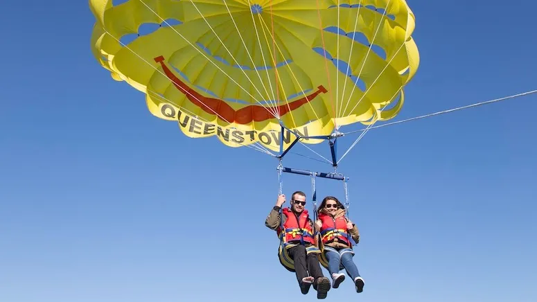 Queenstown Paraflight - Solo, Tandem and Triple | Experience Oz
