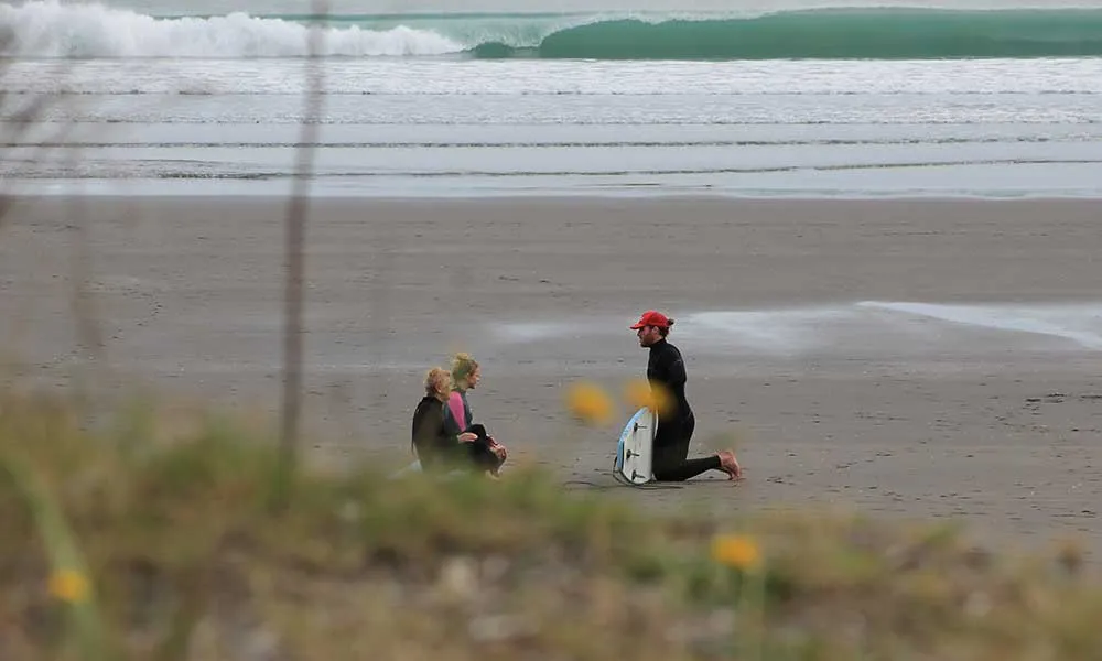 Private Surf Lesson at Ngarunui Beach - 90 Minutes | Experience Oz-2