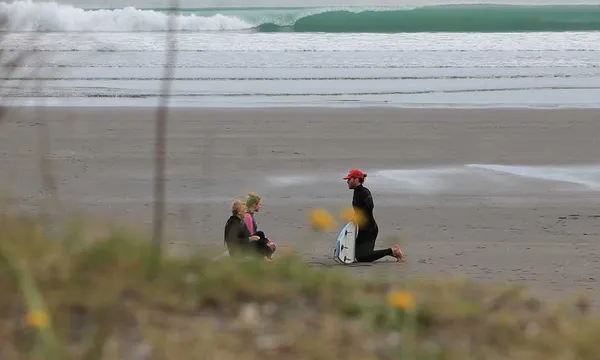 Private Surf Lesson at Ngarunui Beach - 90 Minutes - Raglan