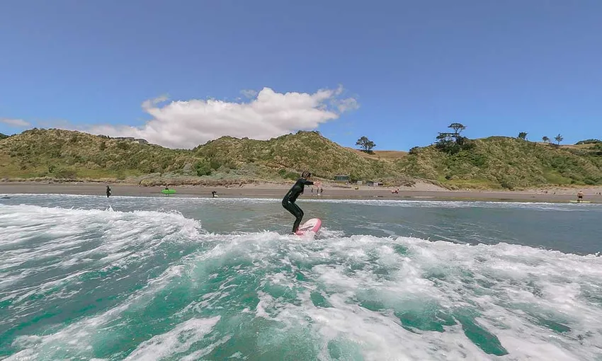 Private Surf Lesson at Ngarunui Beach - 90 Minutes | Experience Oz