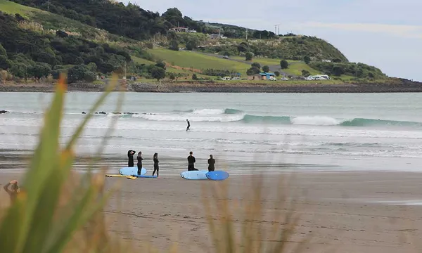 Private Surf Lesson at Ngarunui Beach - 90 Minutes - Raglan