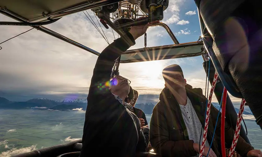 Methven-Mount Hutt Hot Air Balloon Flight | Experience Oz