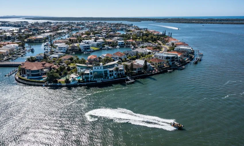 Paradise Jetboating Broadwater Adventure Jet Boat Ride | Experience Oz