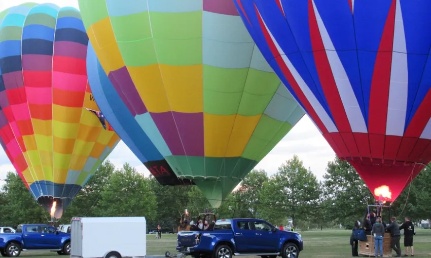 Hot Air Ballooning Over Waikato | Experience Oz