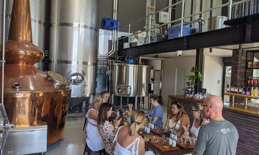Noosa Hinterland Wine, Beer and Gin Tour with Lunch | Experience Oz