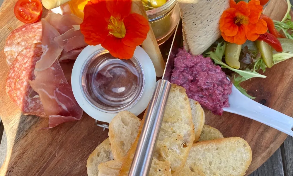 Sunshine Coast Hinterland Cheese and Wine Tour with Lunch | Experience Oz-4