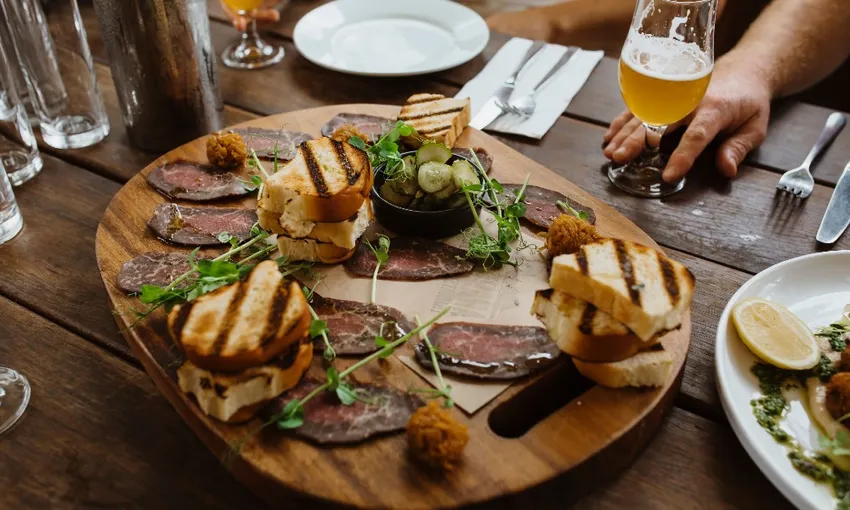 Sunshine Coast Hinterland Cheese and Wine Tour with Lunch | Experience Oz