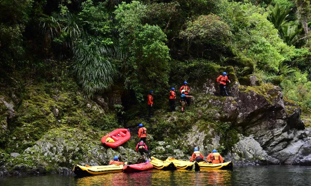 Whitewater Rafting Tour on Te Awa Kairangi - Grade 3 | Experience Oz-6