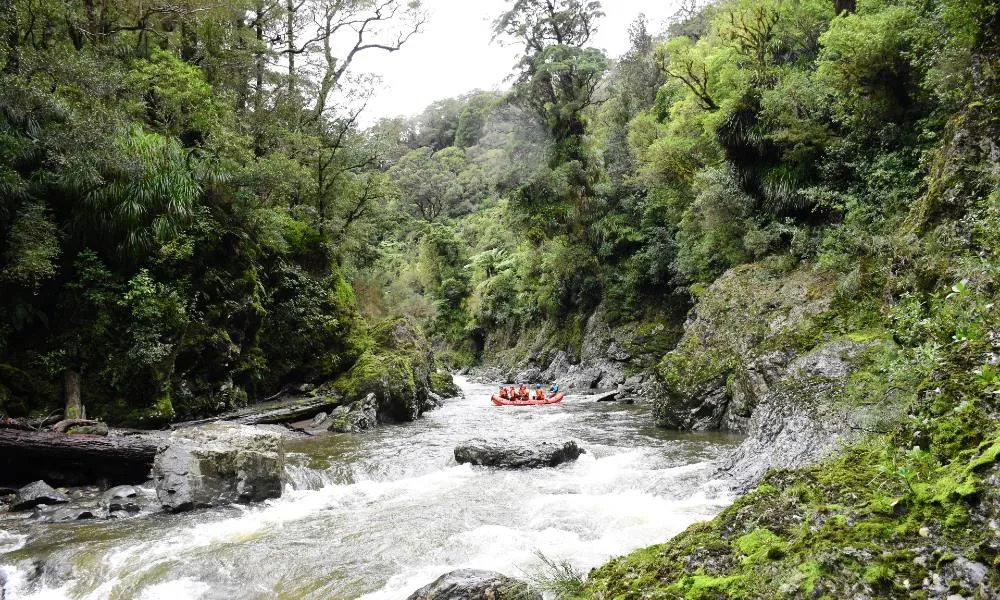 Whitewater Rafting Tour on Te Awa Kairangi - Grade 3 | Experience Oz-2
