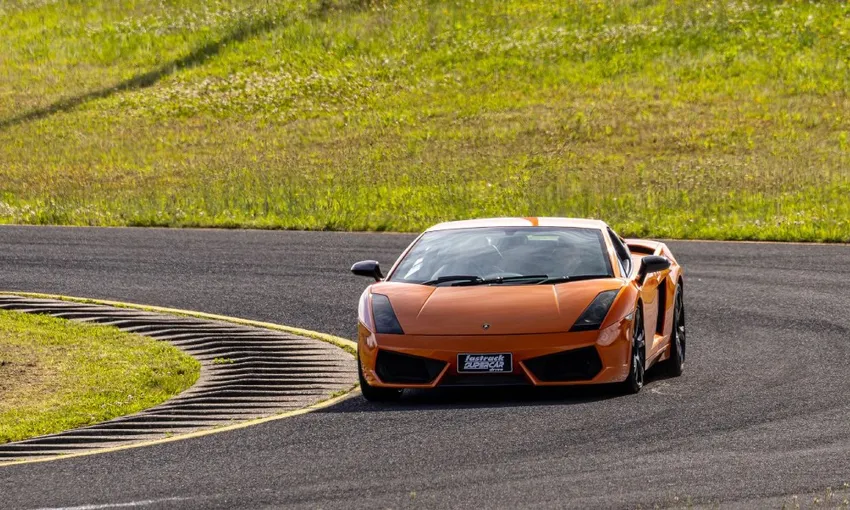 Sydney Toro Lamborghini Supercar Drive - 6 Laps | Experience Oz