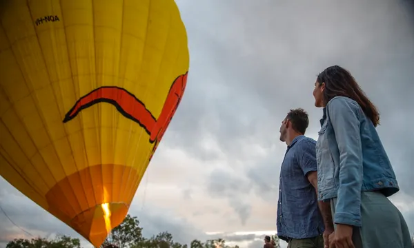 Cairns Hot Air Balloon Flight, with Transfers, Sunrise & Glass of Bubbles.