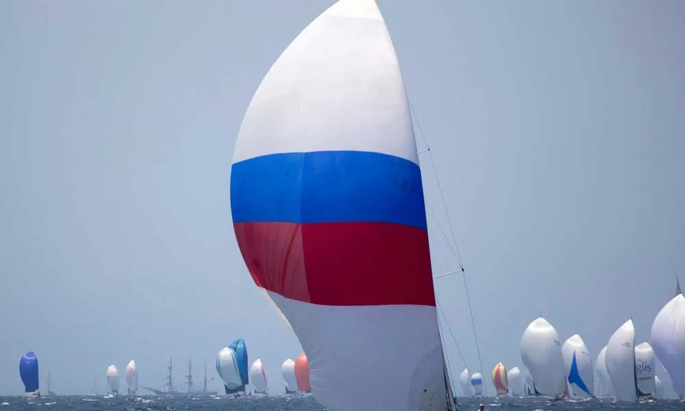 Sydney to Hobart Yacht Race Spectator Cruise | Experience Oz-1