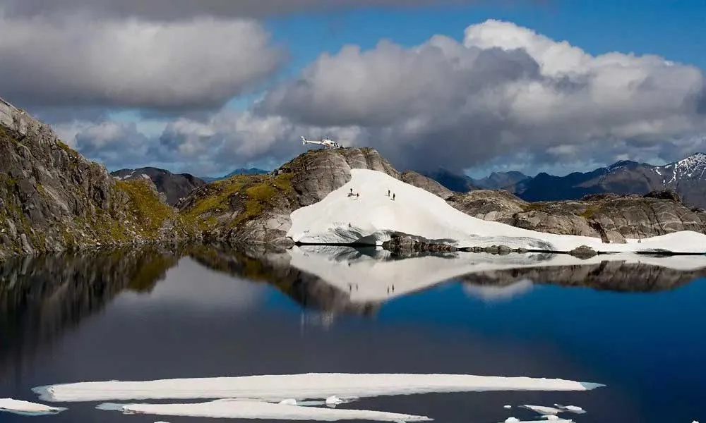 Mountain Magic Scenic Helicopter Flight - 40 Minutes | Experience Oz-3