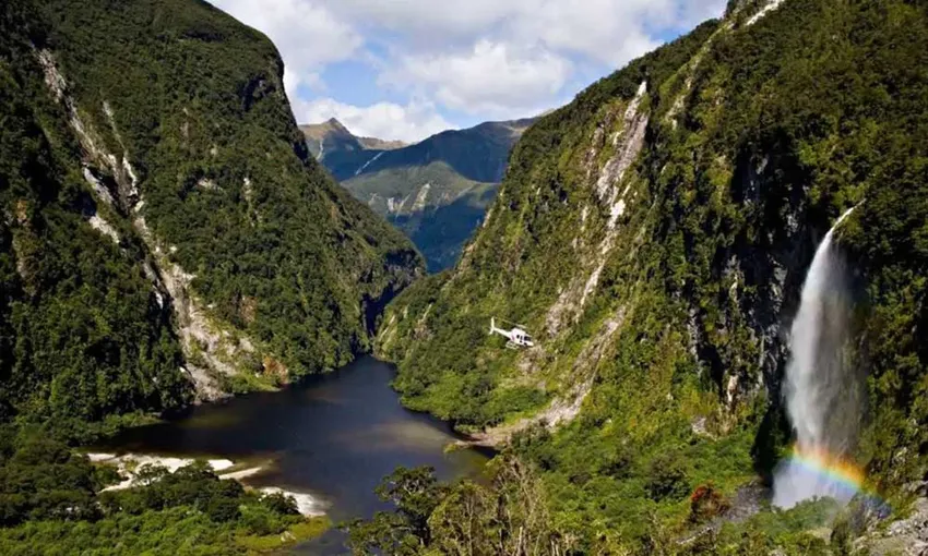 Doubtful Sound Scenic Helicopter Flight - 70 Minutes | Experience Oz