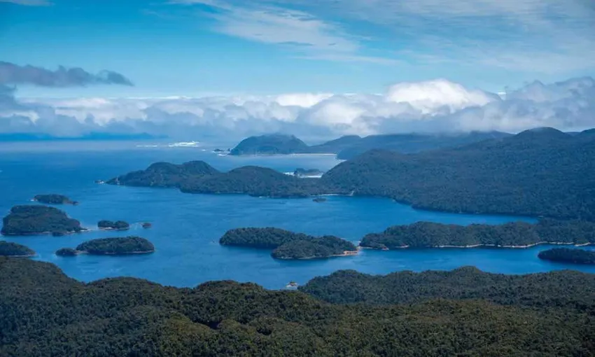 Dusky Doubtful Sound Helicopter Flight - 105 Minutes | Experience Oz