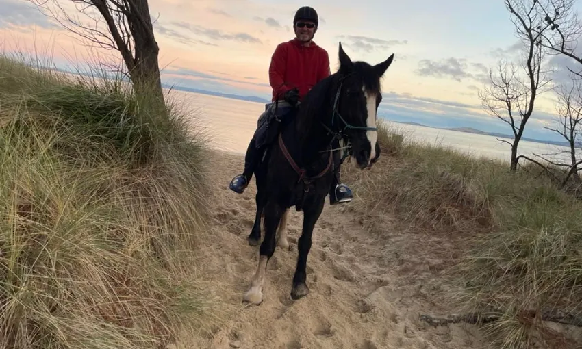 Guided Horse Ride on 7 Mile Beach in Cambridge | Experience Oz