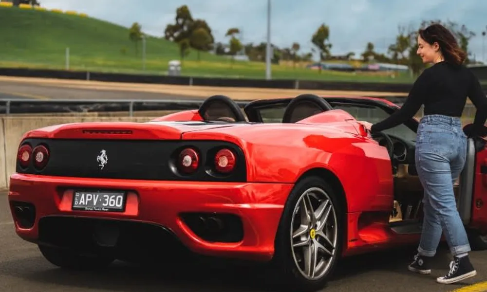 Ferrari Supercar Drive - 4 Laps - Sydney | Experience Oz-4