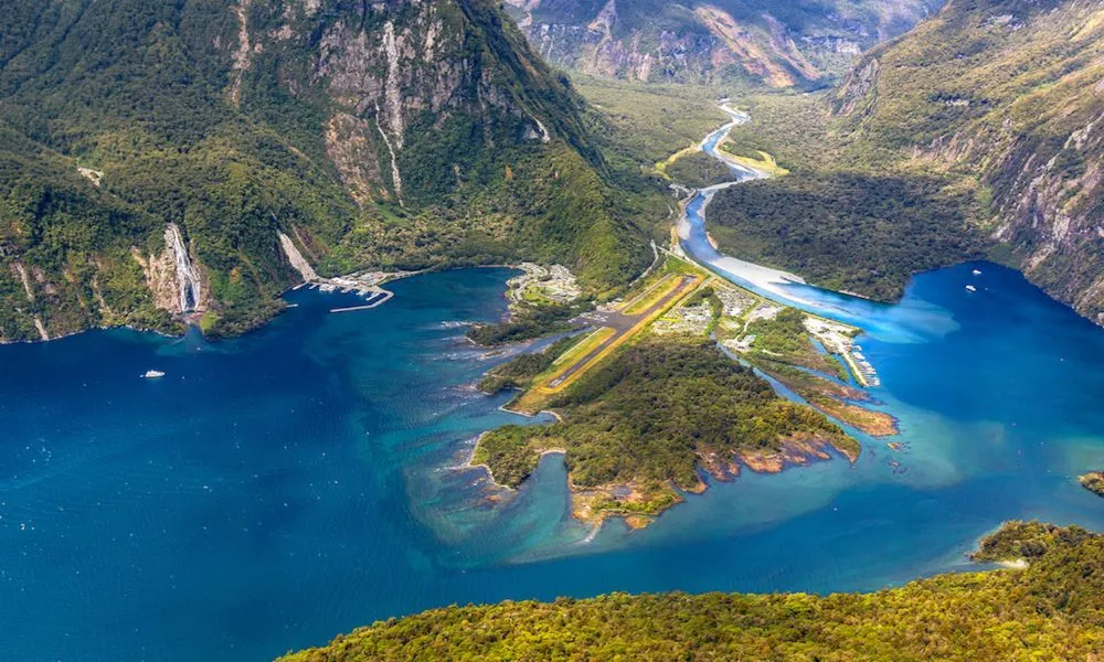 Milford Sound Scenic Helicopter Flight From Glenorchy | Experience Oz-3