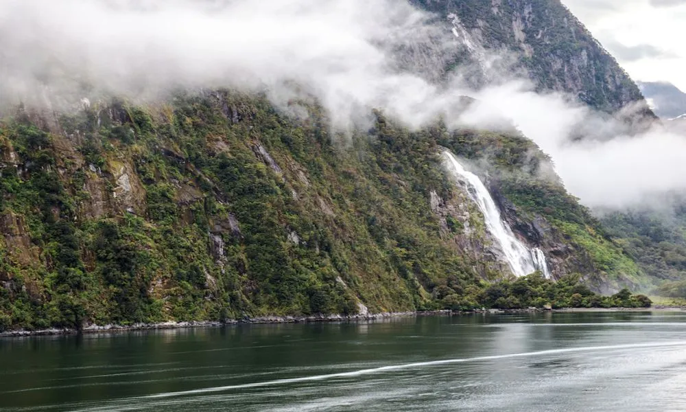 Milford Sound Scenic Helicopter Flight From Glenorchy | Experience Oz-6