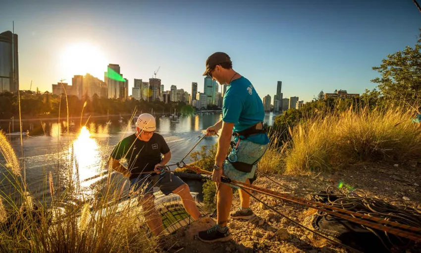 Brisbane Kangaroo Point Cliff Abseil Adventure - Book Now | Experience Oz