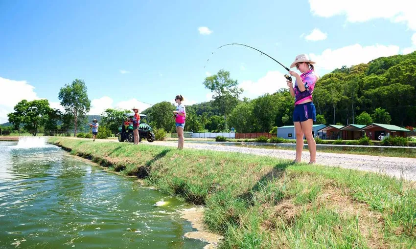 Port Douglas Fishing Tour with Lunch and Transfers | Experience Oz