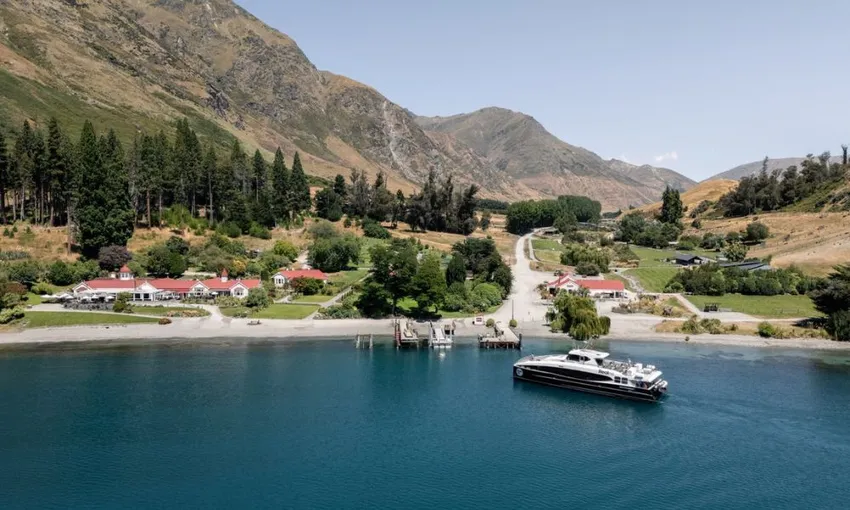 Lake Whakatipu Lake Cruise and Walter Peak Horse Trek