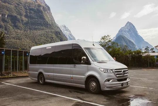 Milford Sound Coach Cruise and Flight Package from Queenstown