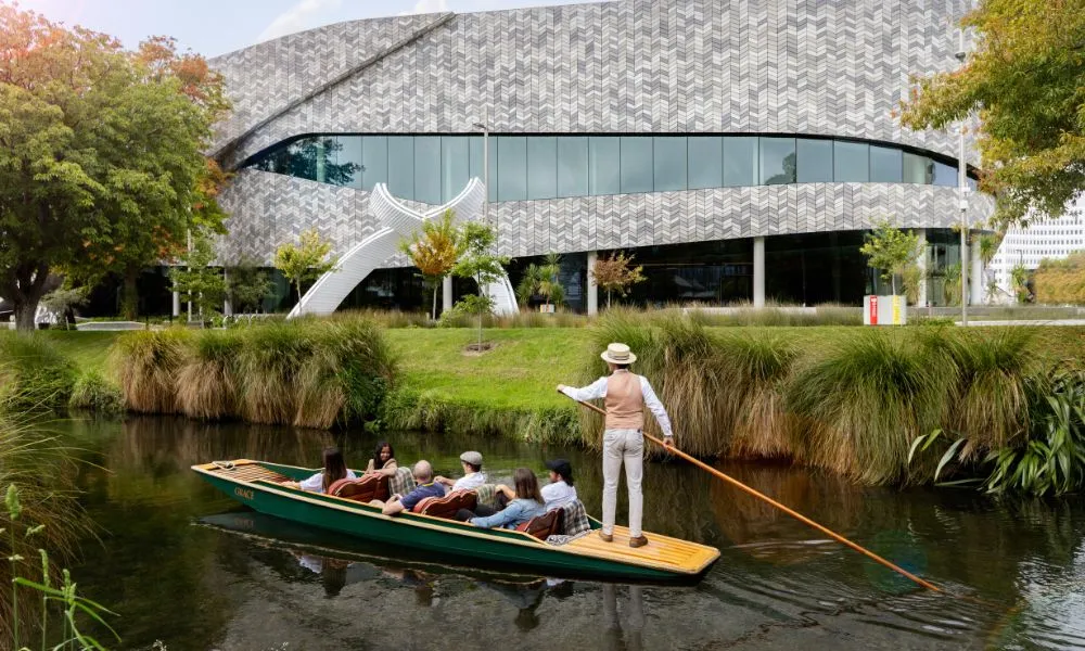 Punting on the Avon River Christchurch NZ - Book Now | Experience Oz-6