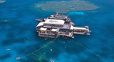 Port Douglas Great Barrier Reef Cruise to Quicksilver Pontoon